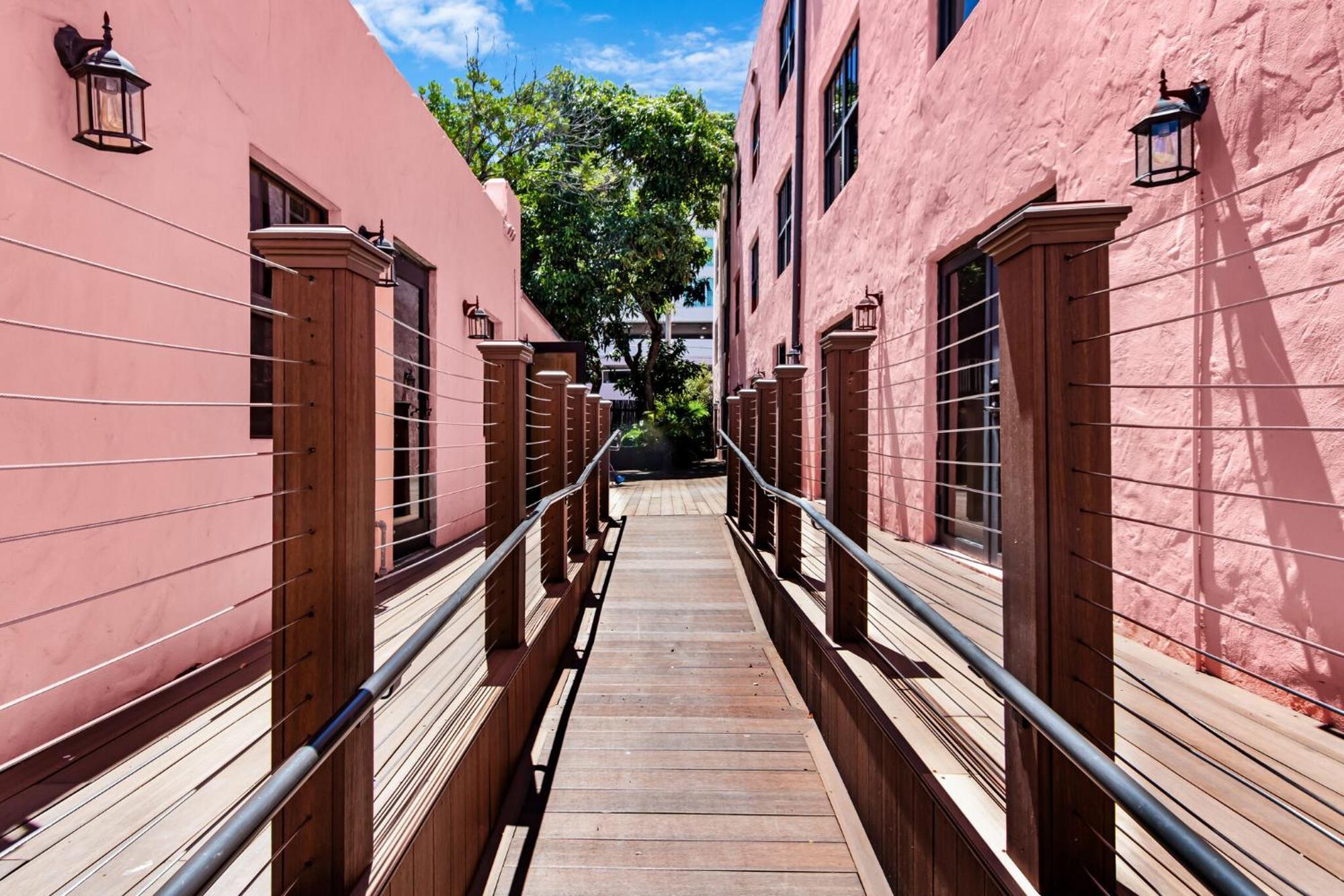 Roami At Tower Hotel - Calle Ocho 마이애미 외부 사진
